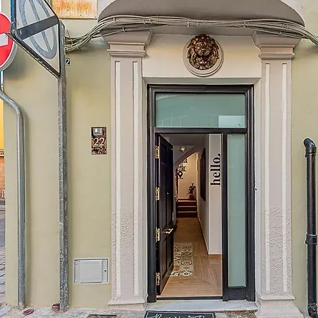 Black Lion Apartment Villena